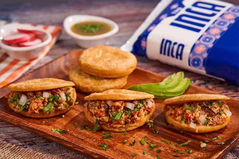 Gorditas de machaca con huevo
